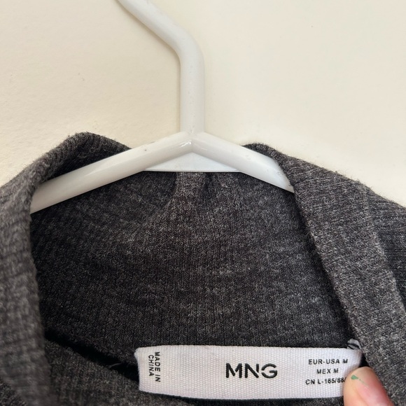 Gray Ribbed Long Sleeve Blouse - Picture 2 of 5